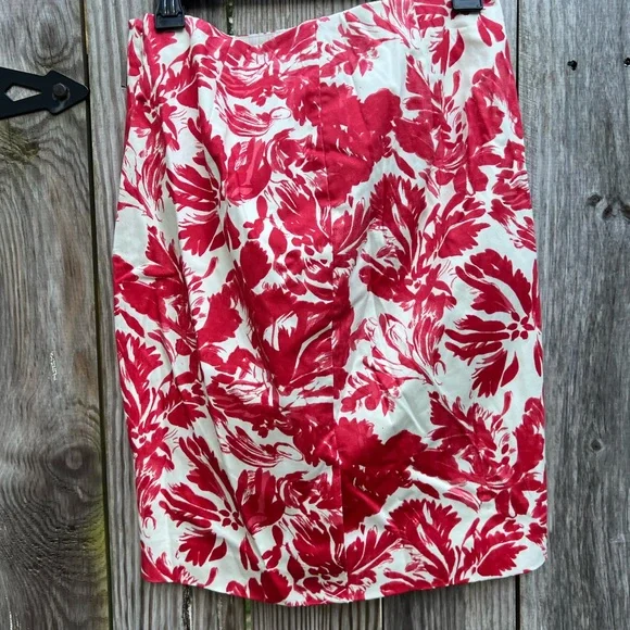 THE LIMITED Red Cream Watercolor Floral Stretch Pencil Skirt Women’s 6 NWT NEW - Picture 9 of 10